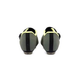 DES CHAUSSURES AERTIS MULTICOLORE JAUNE