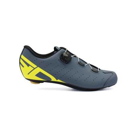 DES CHAUSSURES FAST 2 BLEU JAUNE