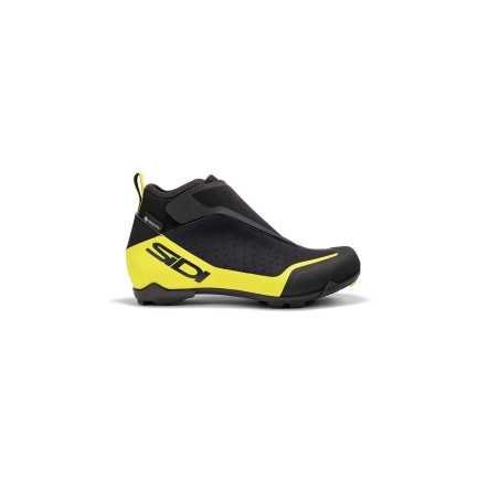 DES CHAUSSURES GLACIES NOIR JAUNE