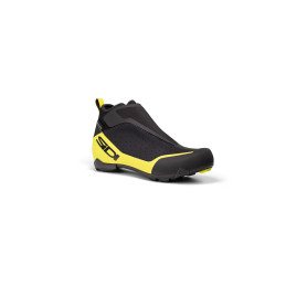 DES CHAUSSURES GLACIES NOIR JAUNE