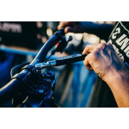 ELECTRONIC TORQUE WRENCH