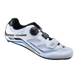 Des chaussures EXUSTAR E-SR4103